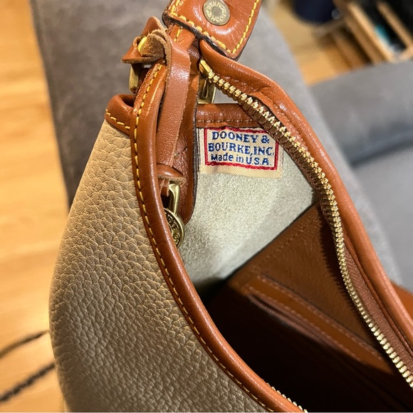 Vintage Dooney & Bourke R151 All-Weather Leather Hobo Shoulder Bag - Picture 7 of 14